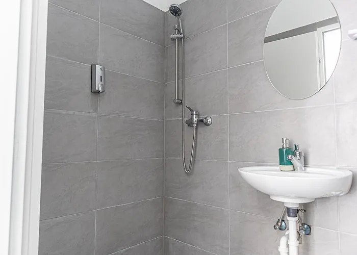Stunning 1br - Near Akh Building For Everyone Bécs